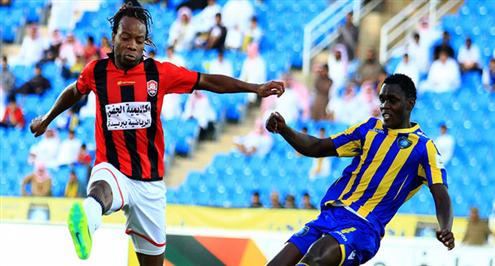 الرائد يجدد عقد الكاميروني موندومو لموسم واحد